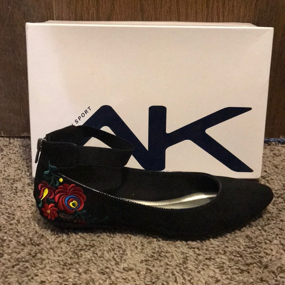 Black flats with elastic ankle band